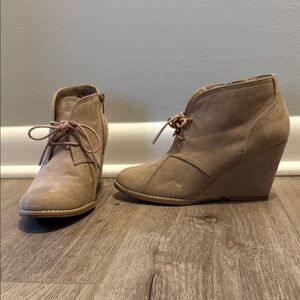 Universal Thread Women's Brown Ankle Booties
